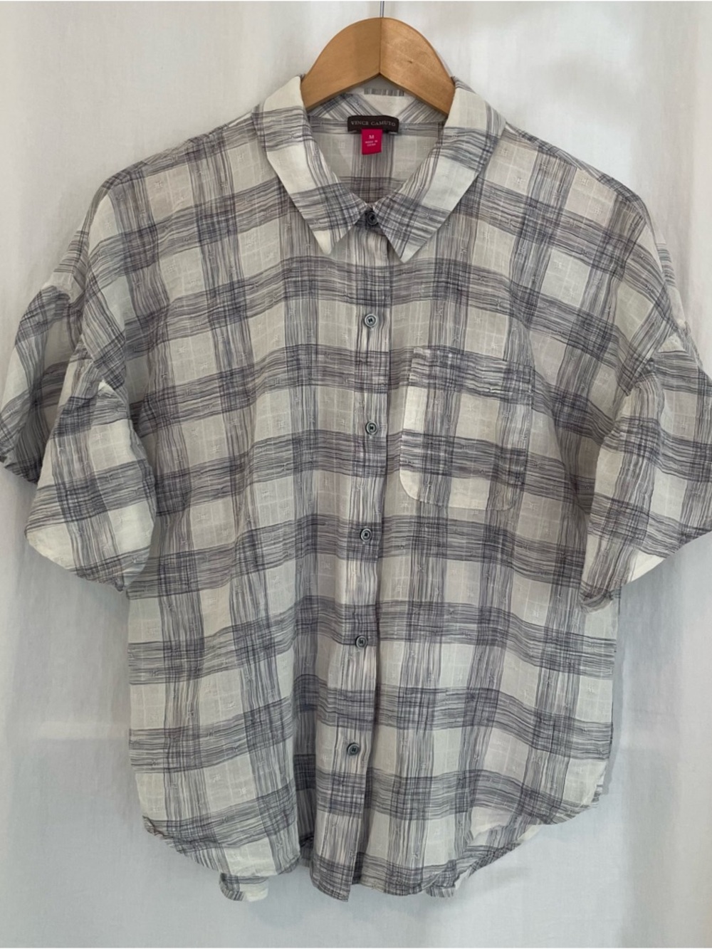 Vince Camuto White & Gray Plaid Short-Sleeve Button-Down Shirt w/ Flutter Sleeve